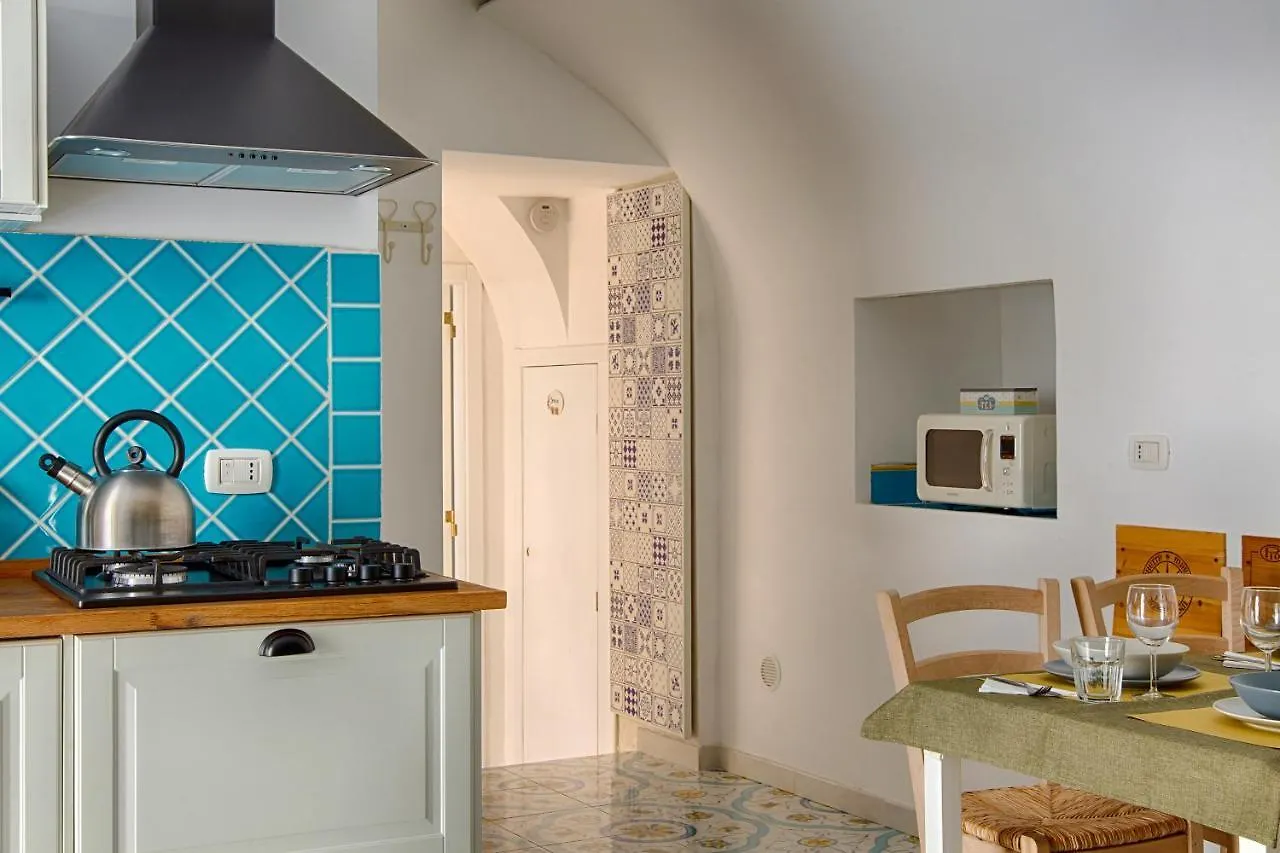 Lovely Apartment Near Via Dei Mille - Chiaia Area Naples 0*,