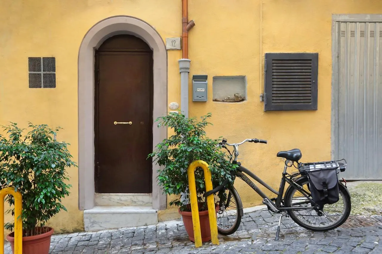 Lovely Apartment Near Via Dei Mille - Chiaia Area Naples Italy